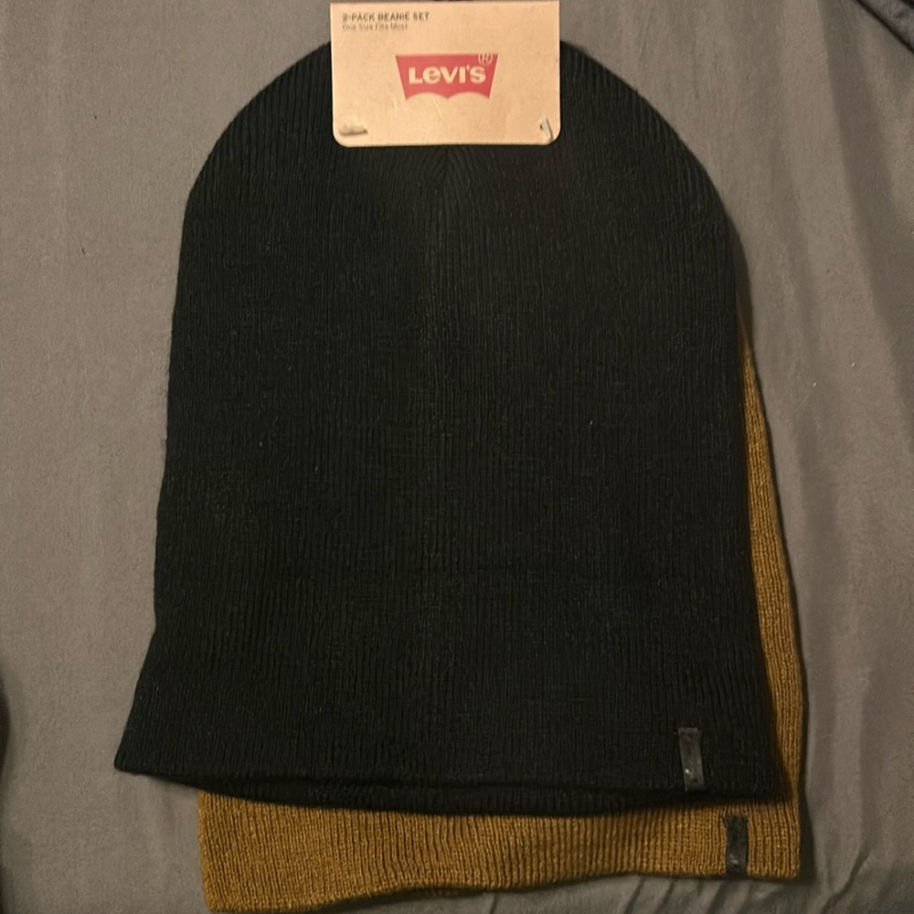 NWT men’s Levi’s 2 pack beanie set